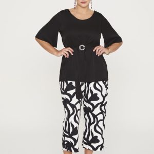 Blusa lisa con cinturón