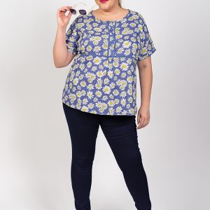 Blusa con estampado de margaritas