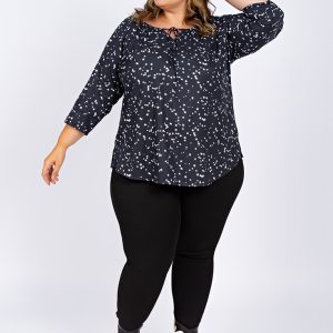 Blusa con estampado de estrellas.