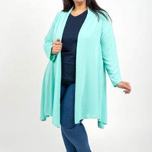 Chaqueta larga abierta y ligera.