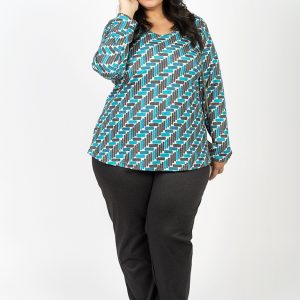 Jersey escote redondo en tonos cálidos.